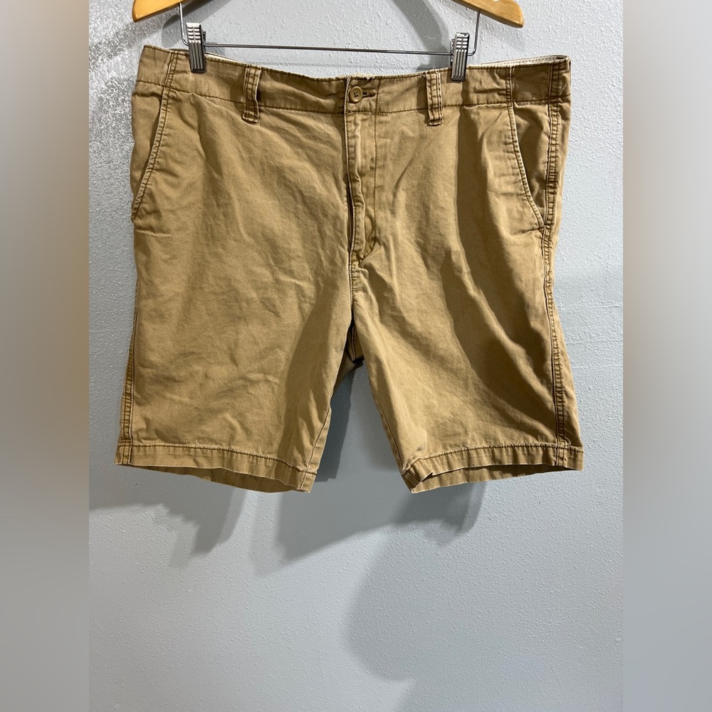 Old Navy Men's Tan Flat Front Shorts khaki 38